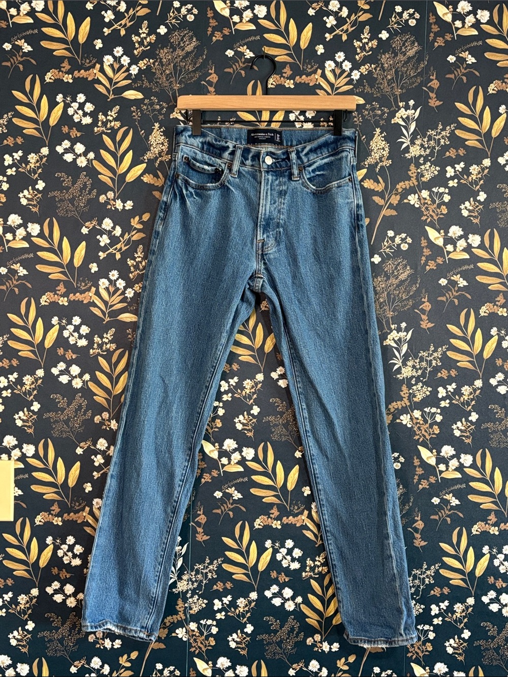 Abercrombie & Fitch Vintage Straight Jeans in Medium Blue Denim Jeans 29W 32L